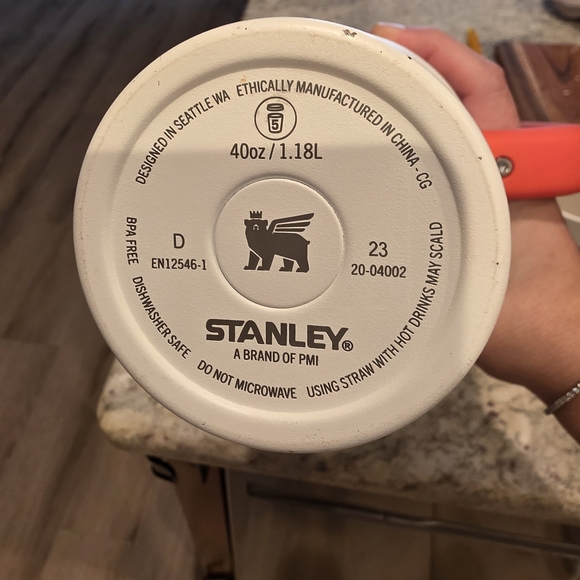 Stanley White and Orange Tumbler - Picture 4 of 4